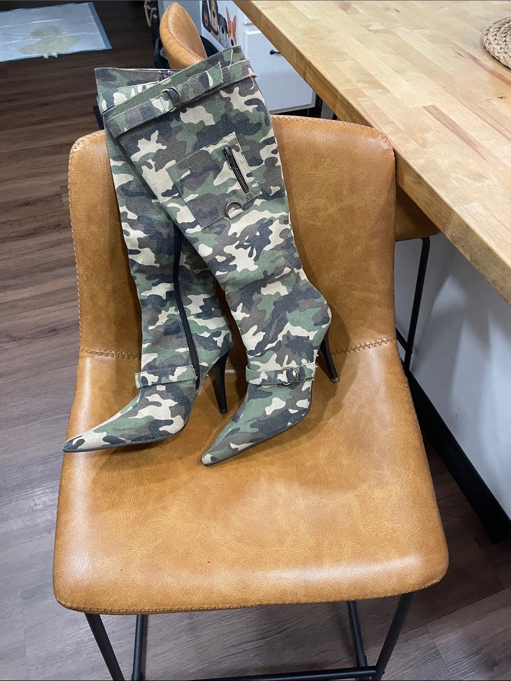 Camouflage Pointed-Toe Knee Boots - Green Camo